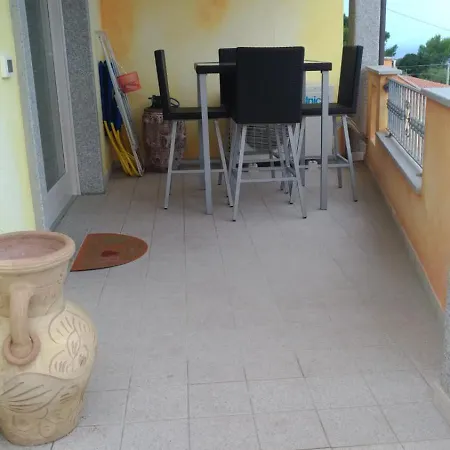 La Terrazza Di Max Apartment